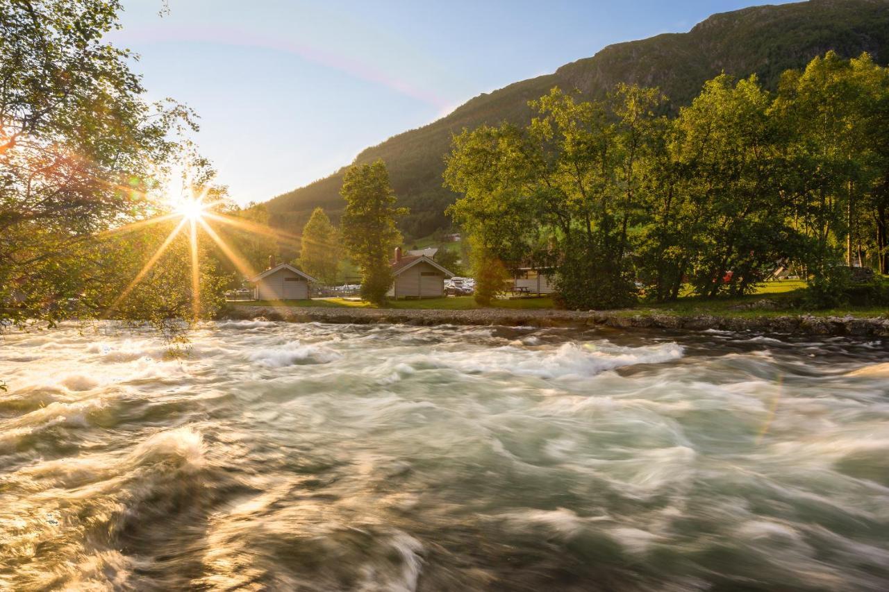 Jolstraholmen Camping Og Hytter Vassenden Εξωτερικό φωτογραφία