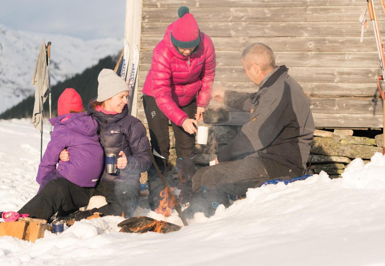 Jolstraholmen Camping Og Hytter Vassenden Εξωτερικό φωτογραφία