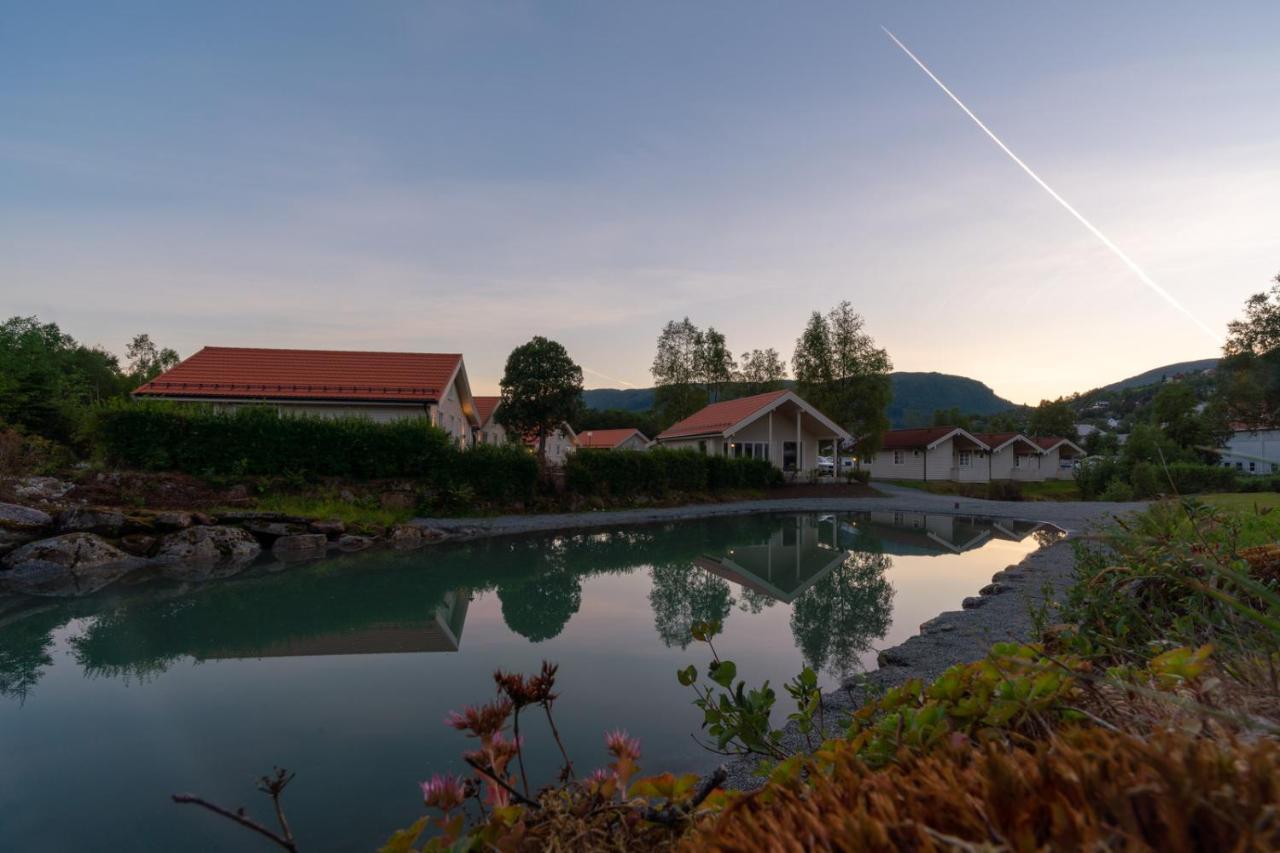 Jolstraholmen Camping Og Hytter Vassenden Εξωτερικό φωτογραφία